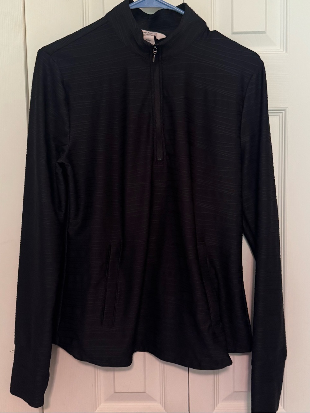 Tommy Bahama Active, Black Quarter-Zip Lightweight Pullover. Size Large